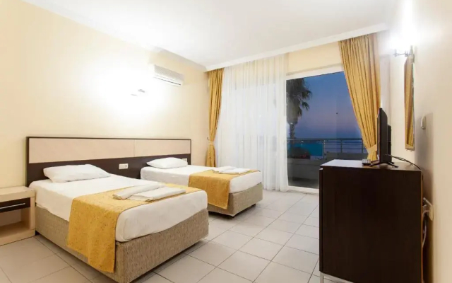 Side Beach Club Hotel