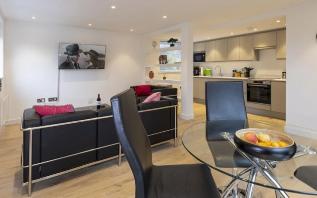 Luxury 2 Bed 2 Bath Apartment in Bath City