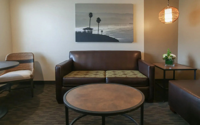 Oxford Suites Pismo Beach