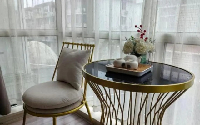 Shell Shanghai Baoshan District  Songbin Road Subway Station Hotel