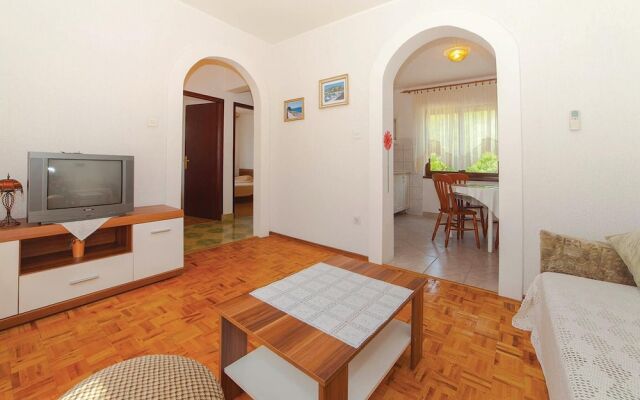 Nice Home in Povile With Wifi and 4 Bedrooms