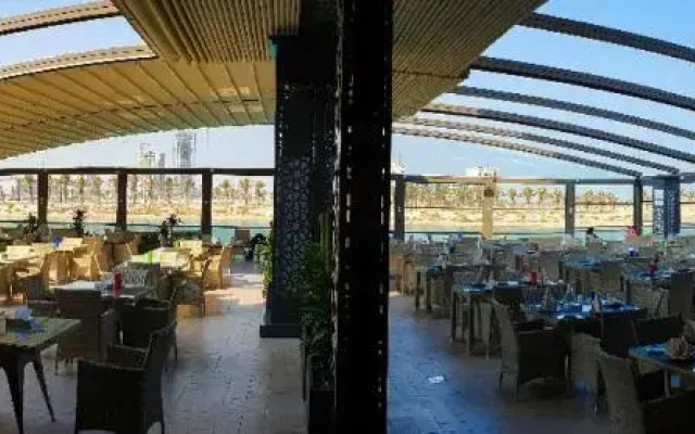 Golden Tulip Al Khobar Suites