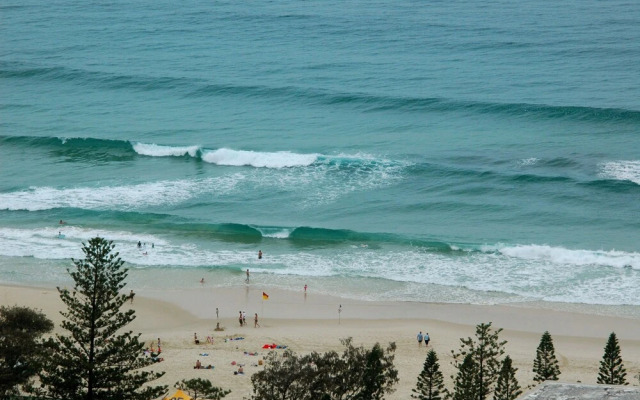 Chevron Renaissance - HR Surfers Paradise