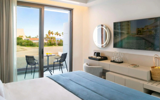 Mercure Larnaca Beach Resort
