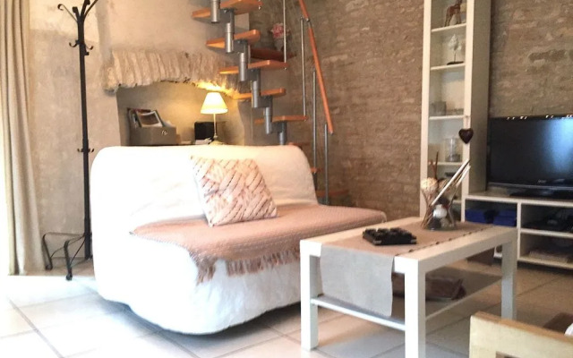 Holiday home Aqueducienne