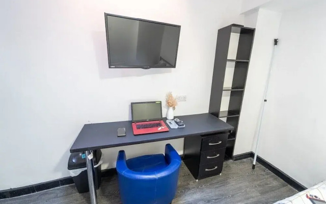 57 North Road Studios Near QE and UOB