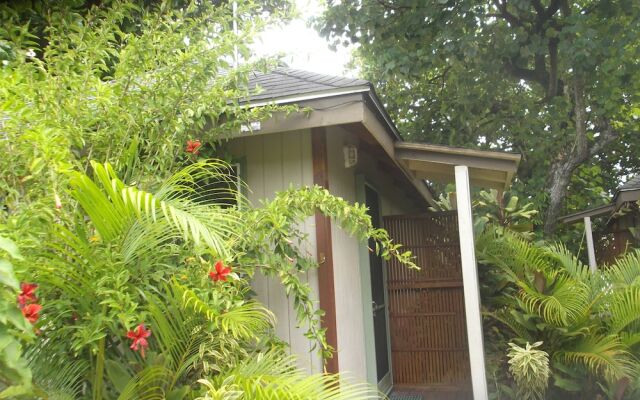 Muriavai Bungalows