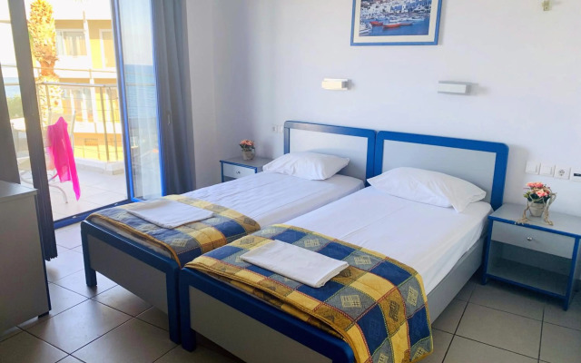 Kassavetis Center - Hotel Studios & Apartments