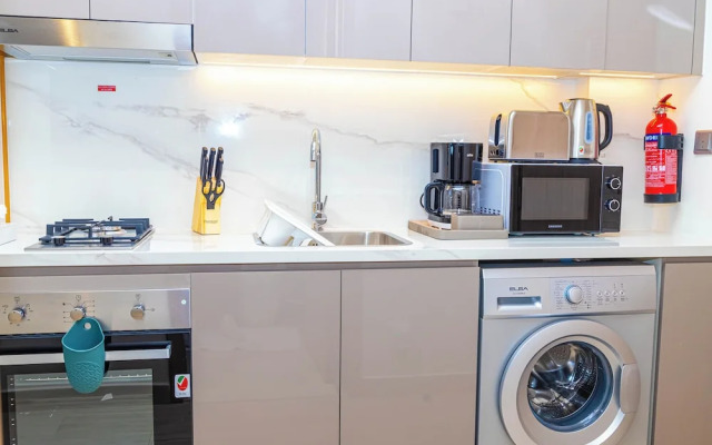 Bloomfields STU View Azizi Riviera