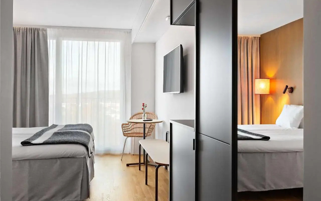 Ten Hotel