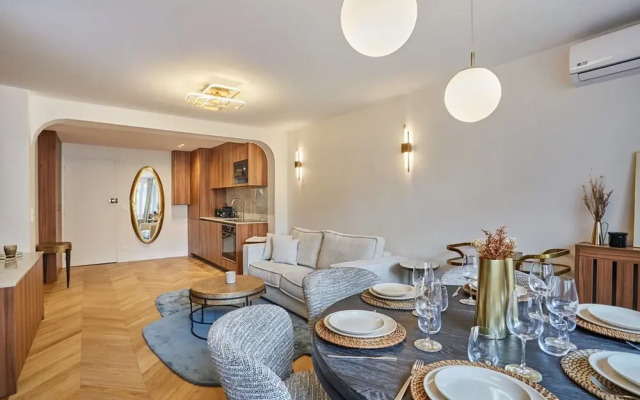 Apartment in the Center of Paris