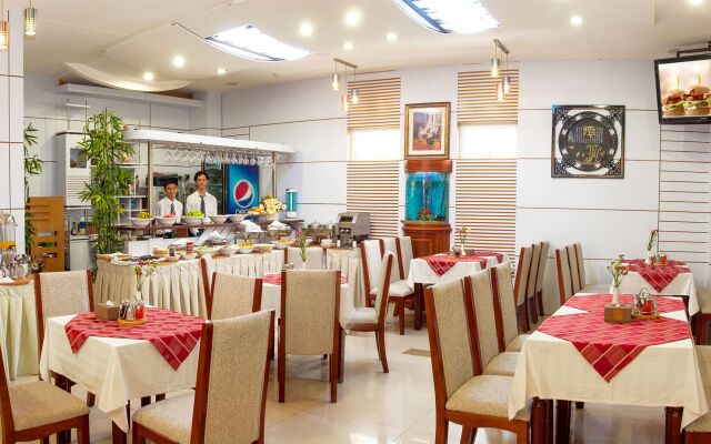 Kin Hotel Ly Tu Trong