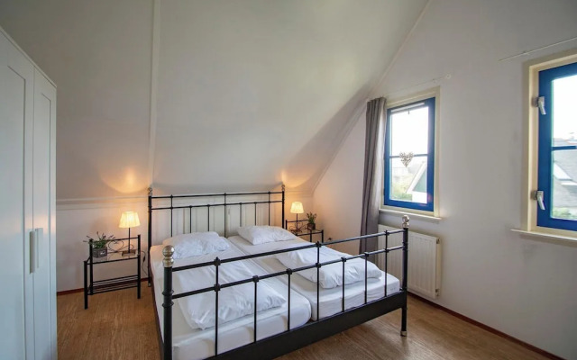 Lovely Villa at the Buitenplaats Villa Park