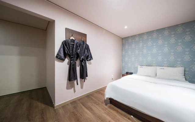 Seongnam Je Motel