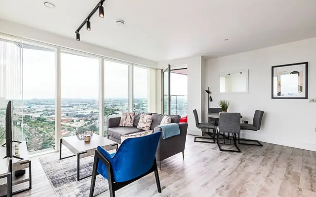 Two Bedroom Luxury Retreat At North Acton, London