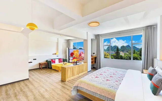 Yangshuo Singingriver climbers house