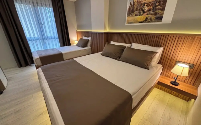 Airport Corner Hotel