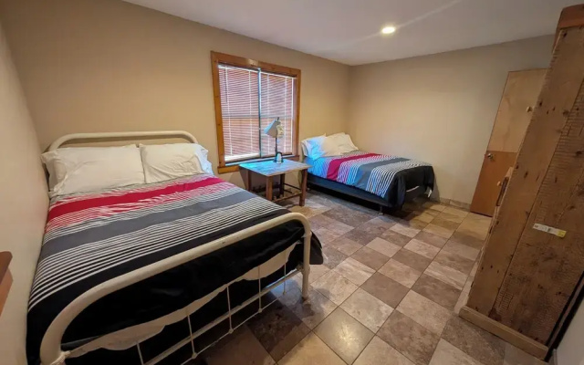 Cedarvale Cabins at Turner Falls