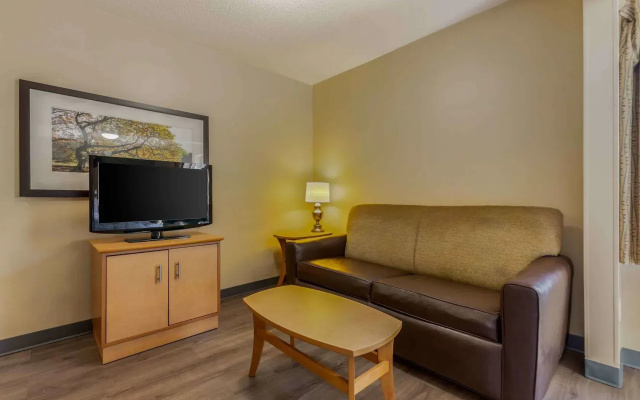 Studio 6 Suites Greenville, SC - Haywood Mall