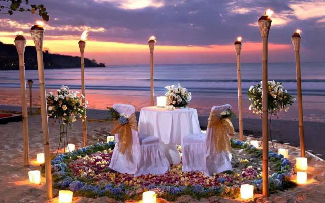 Kupu Kupu Jimbaran Beach Club & Spa by Loccitane