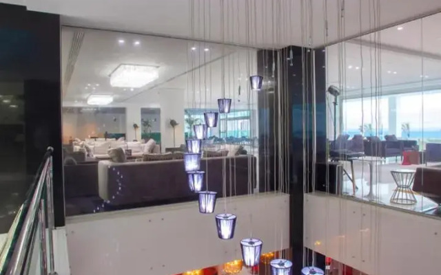 King Evelthon Beach Hotel & Resort