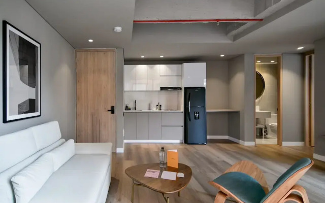 w Lovely 1BR w/ Brilliant Deco in Unicentro