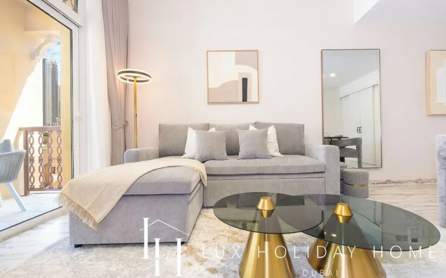 LUX  Modern Residence across Dubai Mall