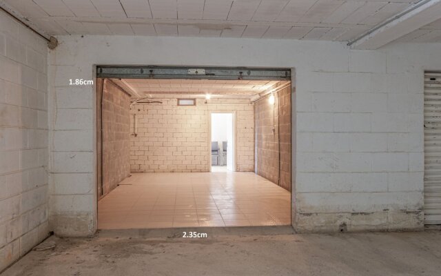 Spacious Apartment in Empuriabrava With Private Garden