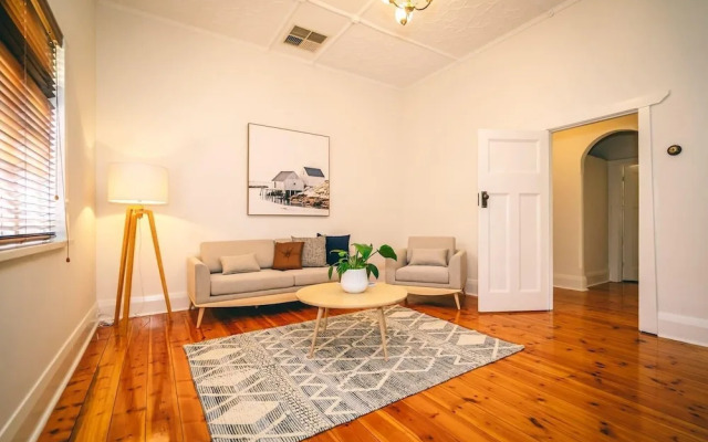 Treasure on Bagot-Free Wifi/Netflix-Close to CBD