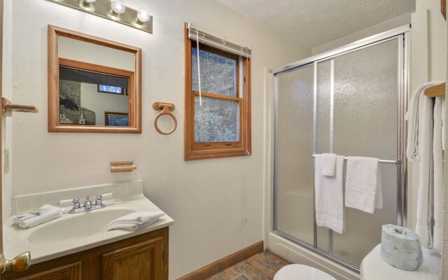 The Honeymooner 1 Bedroom Cabin