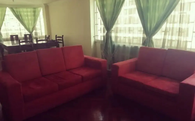 Apartamento Familiar en Zona Residencial