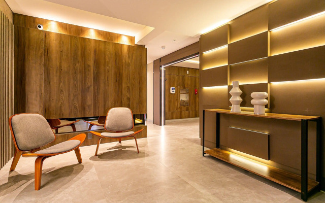 Apto completo c/ churrasq e piscina Jurerê JPR201