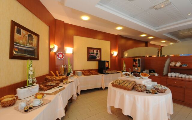 Brit Hotel du Lac