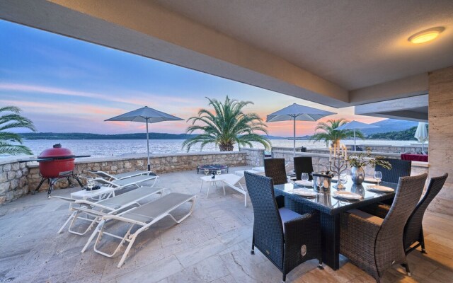 Livingstone Beach House