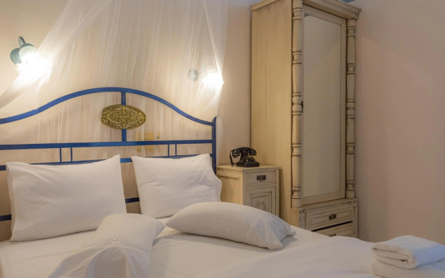 Pandora Suites