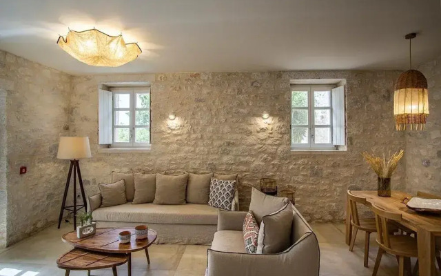 Bassa Maina Villas & Suites