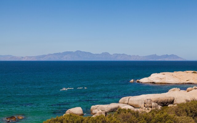 Tintswalo Boulders