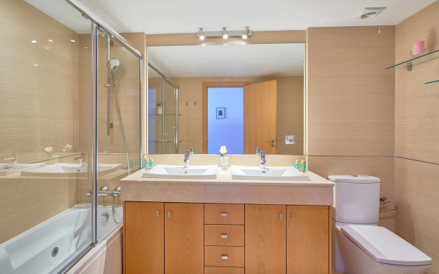 Block 3, Gate 2, 1 In Málaga