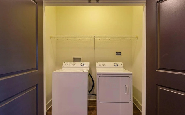 FRONTDESK NoHo Flats at North Hyde Park Apts Tampa