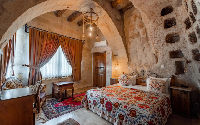 Amber Cave Suites