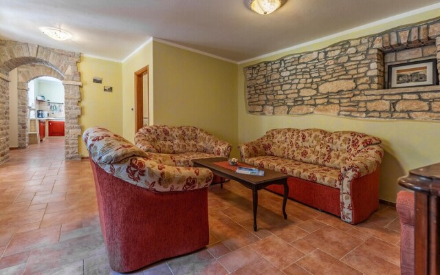Amazing Home in Medulin With Wifi and 4 Bedrooms