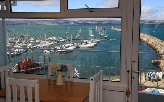 Devoncoast Seaview Apartments