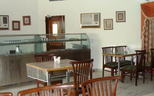 Madhuvan Hotel