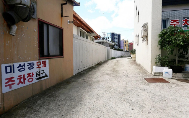 Gangneung Miseongjang Motel