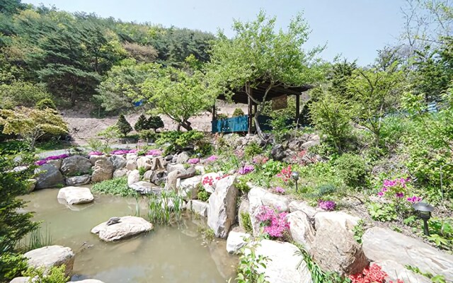 Danyang Yekerina Pension