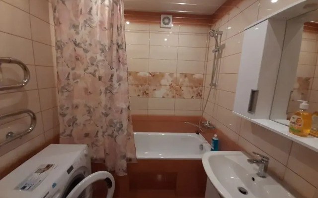 Apartment on Vokzalnaya 77-31