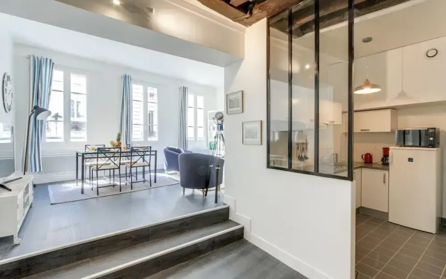 Louvre Area - Saint Honoré Apartment