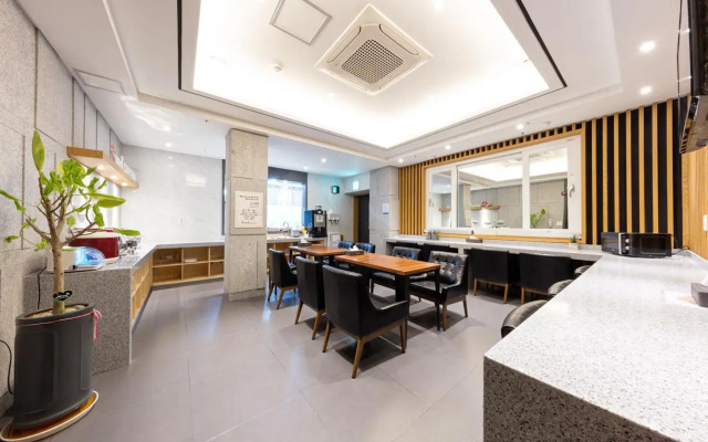 Stay Hotel