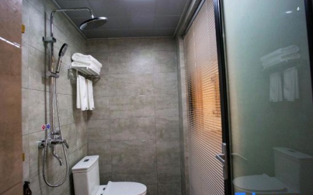 Chenghuai Junyuan Boutique HostelTianmenMountainCabl eCarShop – Bathroom – Zhangjiajie