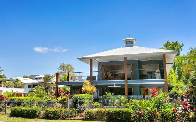 Reeflections Beachfront Holiday House